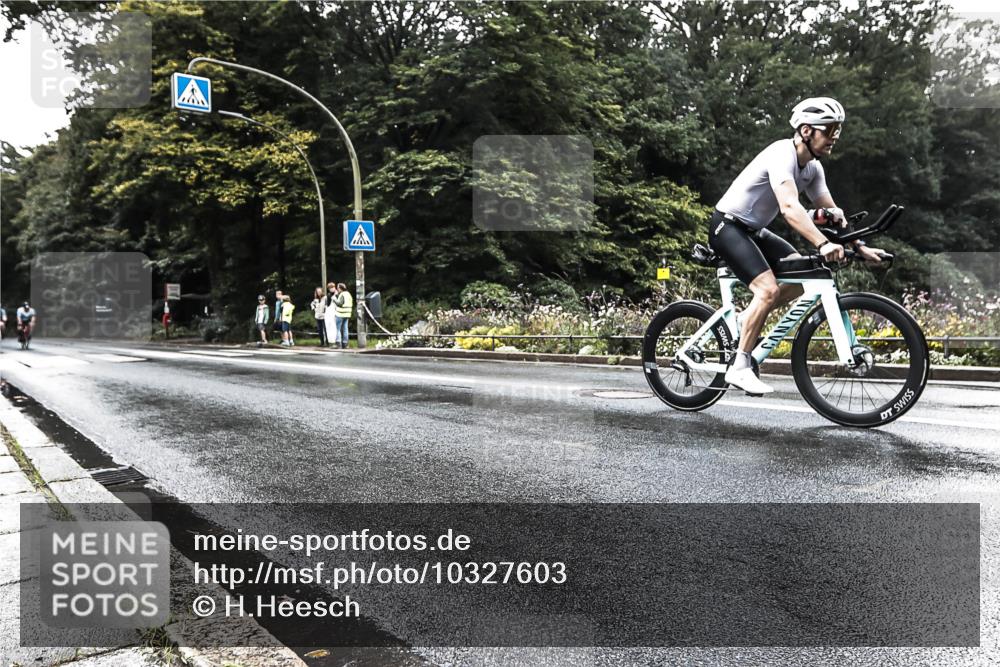 13.09.2026 - Stadtparktriathlon H.Heesch http://msf.ph/oto/10327603 13.09.2026 11:53:48 Radfahren 817, 828, 838, 870, 874, 880 meine-sportfotos.de