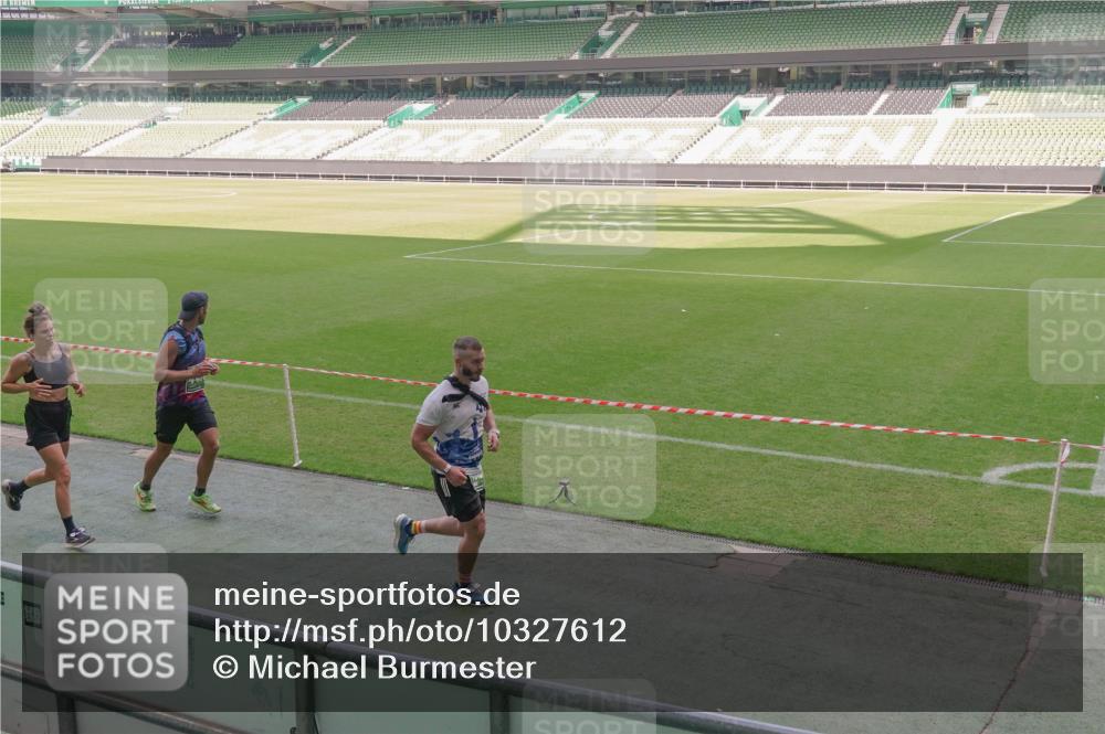 13.09.2026 - 21. swb-Marathon Bremen Michael Burmester http://msf.ph/oto/10327612 13.09.2026 12:57:31 Laufen im Stadion 141, 307, 334, 431, 511, 672, 769, 776, 789, 790, 857, 876, 909, 926, 948, 1010, 1119, 1130, 1191, 1199, 1254, 1535, 1601, 1647, 1752, 1809, 1881, 1900, 1933, 1972, 2001, 2040, 2046, 2051, 2075, 2324, 2371, 2397, 2402, 2423, 2473, 2493, 2535, 2634, 2640, 2671, 2761, 2812, 2903, 2904, 2948, 3051, 3078, 3119, 3138, 3148, 3182, 3186, 3202, 3290, 3319, 3338, 3348, 3450, 3458, 3514, 3534, 3634, 3655, 3685, 3690, 3695, 3760, 3813, 3866, 3933, 3939, 4101, 4120, 4171, 4174, 4316 meine-sportfotos.de