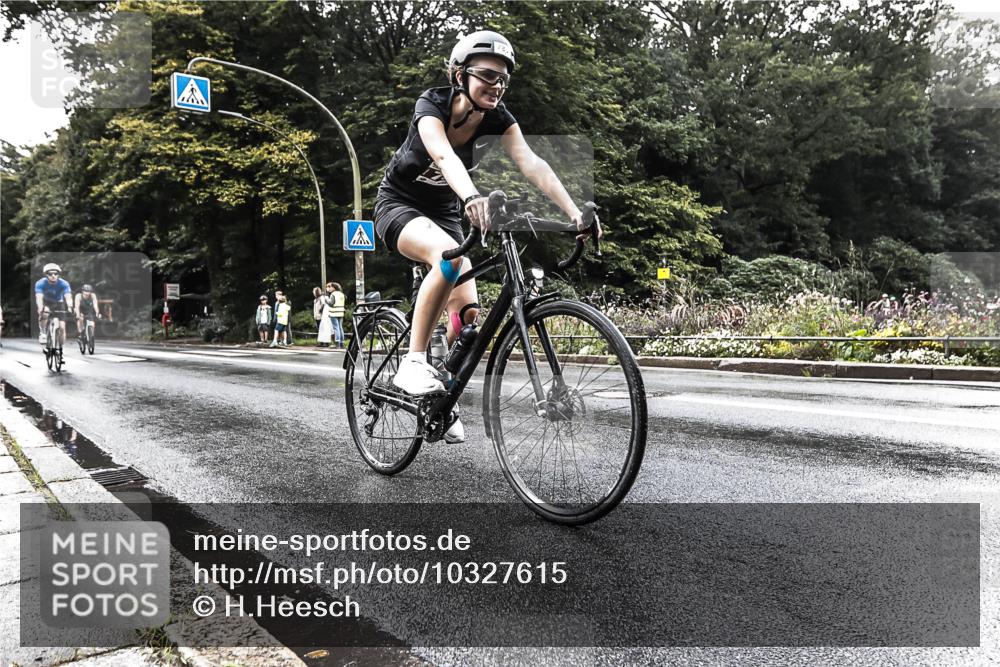 13.09.2026 - Stadtparktriathlon H.Heesch http://msf.ph/oto/10327615 13.09.2026 11:54:01 Radfahren 762, 785, 835, 945 meine-sportfotos.de