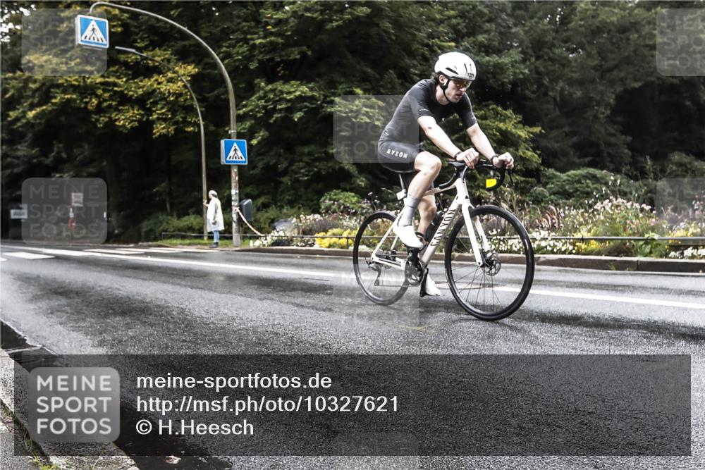 13.09.2026 - Stadtparktriathlon H.Heesch http://msf.ph/oto/10327621 13.09.2026 13:04:56 Radfahren 1084, 1278, 1304, 1392 meine-sportfotos.de