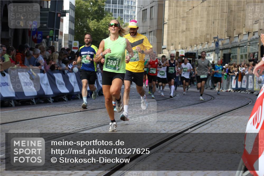 13.09.2026 - 21. swb-Marathon Bremen Strokosch-Dieckow http://msf.ph/oto/10327625 13.09.2026 13:12:55 Ziel 899, 1517, 2362, 2480, 3054, 3988, 4560, 4879, 5416, 6796, 9775, 9803, 13106, 313, 868, 987, 1207, 2498, 2559, 2801, 2858, 3625, 6349, 7874, 8291, 8419, 9092, 9217, 13140 meine-sportfotos.de
