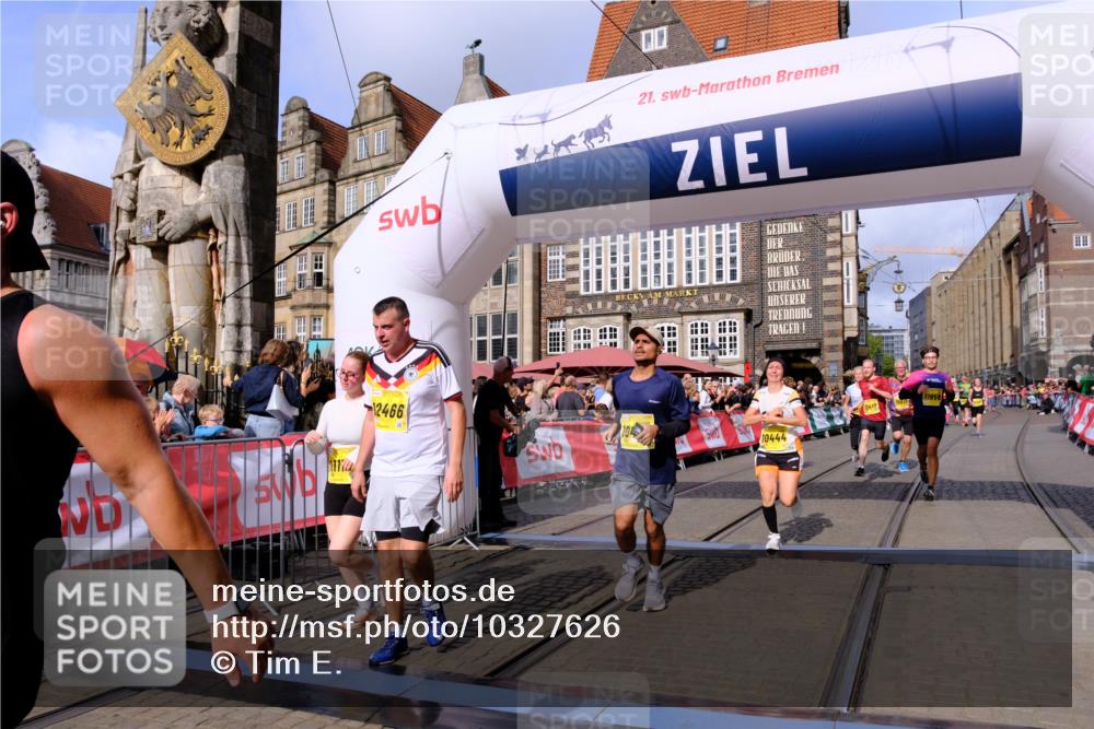 13.09.2026 - 21. swb-Marathon Bremen Tim E. http://msf.ph/oto/10327626 13.09.2026 11:02:10 Ziel 10257, 10409, 10444, 10617, 10817, 10924, 11115, 11150, 11268, 11369, 11412, 11413, 11436, 11479, 11486, 11668, 11747, 11859, 11985, 11986, 12095, 12145, 12360, 12379, 12412, 12466 meine-sportfotos.de