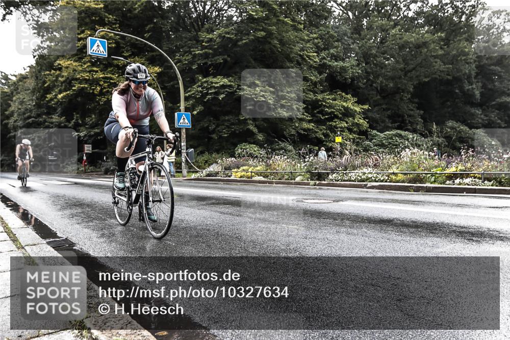 13.09.2026 - Stadtparktriathlon H.Heesch http://msf.ph/oto/10327634 13.09.2026 11:54:04 Radfahren 762, 835, 871, 945 meine-sportfotos.de