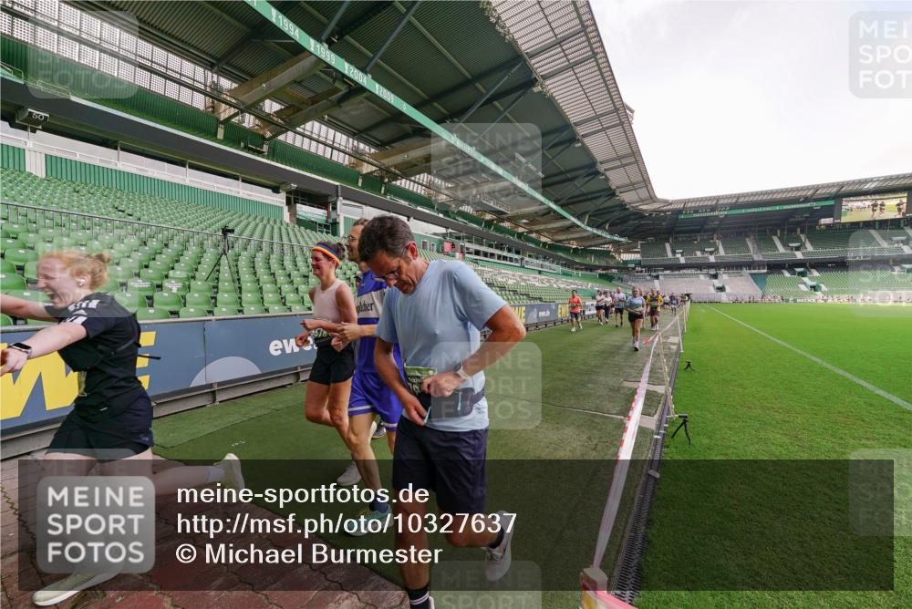 13.09.2026 - 21. swb-Marathon Bremen Michael Burmester http://msf.ph/oto/10327637 13.09.2026 13:32:51 Laufen im Stadion 155, 344, 350, 386, 487, 490, 594, 617, 690, 765, 786, 787, 965, 1001, 1051, 1133, 1142, 1292, 1310, 1326, 1377, 1427, 1591, 1592, 1801, 1869, 1892, 1897, 1904, 1923, 2077, 2132, 2226, 2230, 2231, 2253, 2270, 2274, 2320, 2344, 2374, 2399, 2400, 2456, 2514, 2523, 2539, 2556, 2616, 2630, 2649, 2718, 2726, 2769, 2848, 2945, 2982, 3014, 3140, 3223, 3350, 3379, 3572, 3601, 3614, 3644, 3736, 3746, 3797, 3901, 3944, 3952 meine-sportfotos.de