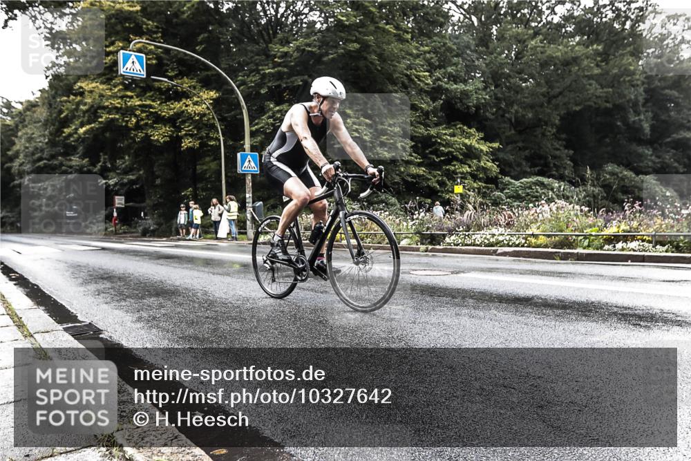13.09.2026 - Stadtparktriathlon H.Heesch http://msf.ph/oto/10327642 13.09.2026 11:54:05 Radfahren 762, 835, 871 meine-sportfotos.de