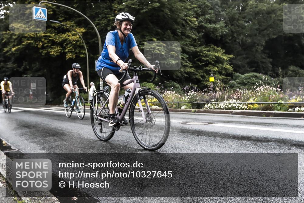 13.09.2026 - Stadtparktriathlon H.Heesch http://msf.ph/oto/10327645 13.09.2026 13:05:03 Radfahren 1208, 1284, 1333, 1346, 1372, 1374, 1409, 1410, 1424 meine-sportfotos.de