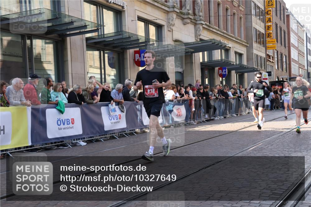13.09.2026 - 21. swb-Marathon Bremen Strokosch-Dieckow http://msf.ph/oto/10327649 13.09.2026 13:20:49 Ziel 226, 854, 1056, 1191, 2425, 2979, 3450, 3534, 3933, 4126, 4316, 4362, 4465, 4734, 6357, 6401, 6970, 7902, 8237, 8323, 8408, 8622, 8791, 8971, 9267, 9268, 13120, 541, 769, 876, 1056, 1528, 1881, 2493, 2640, 3356, 3813, 3866, 4174, 4357, 4358, 4482, 4612, 5161, 5213, 5493, 5855, 5954, 6177, 6495, 6496, 6680, 7411, 7517, 8005, 8141, 8804, 9162, 9691, 9721, 9949, 13126 meine-sportfotos.de