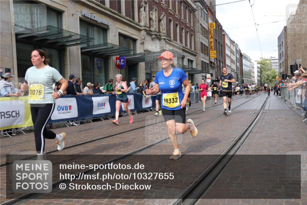 13.09.2026 - 21. swb-Marathon Bremen Strokosch-Dieckow http://msf.ph/oto/10327655 13.09.2026 11:01:35 Ziel 10257, 10332, 10409, 10444, 10500, 10617, 10803, 10817, 10924, 11075, 11115, 11150, 11268, 11305, 11369, 11412, 11413, 11436, 11479, 11486, 11668, 11747, 11859, 11985, 11986, 12016, 12095, 12145, 12360, 12379, 12412, 12466, 12506, 10181, 10251, 10497, 10560, 10647, 10648, 10678, 11260, 11305, 11306, 11324, 11459, 11467, 11550, 11551, 11666, 11751, 11788, 11796, 11798, 11813, 11816, 11969, 11970, 12047, 12062, 12245, 12390, 12391 meine-sportfotos.de