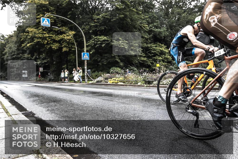 13.09.2026 - Stadtparktriathlon H.Heesch http://msf.ph/oto/10327656 13.09.2026 11:54:12 Radfahren 759, 882, 926 meine-sportfotos.de