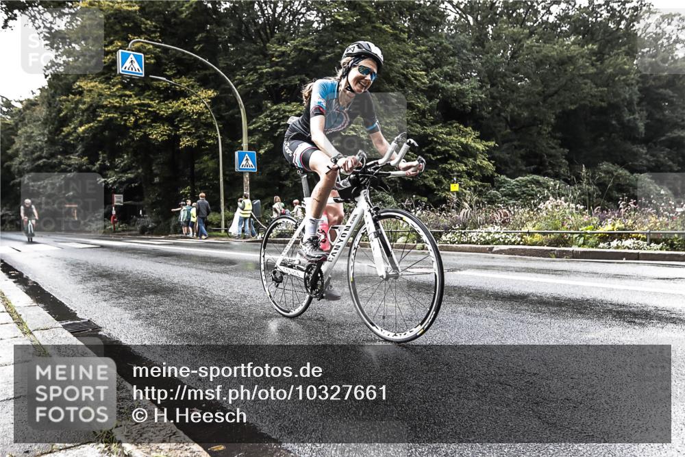 13.09.2026 - Stadtparktriathlon H.Heesch http://msf.ph/oto/10327661 13.09.2026 11:54:23 Radfahren 789, 824, 885, 933 meine-sportfotos.de