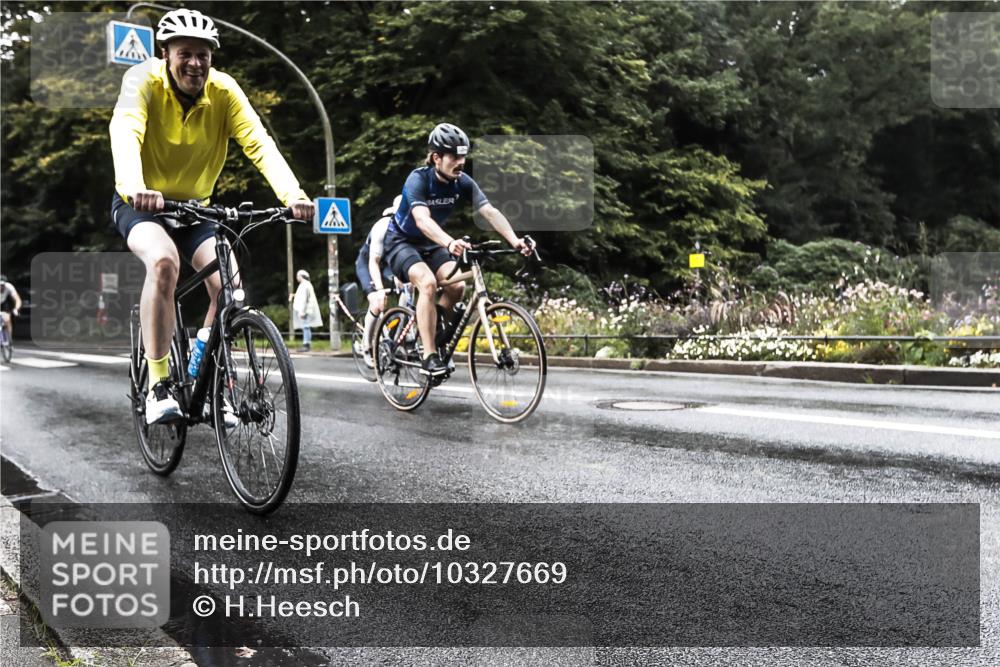 13.09.2026 - Stadtparktriathlon H.Heesch http://msf.ph/oto/10327669 13.09.2026 13:05:06 Radfahren 1284, 1306, 1333, 1346, 1372, 1409, 1410 meine-sportfotos.de