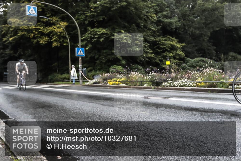 13.09.2026 - Stadtparktriathlon H.Heesch http://msf.ph/oto/10327681 13.09.2026 13:05:06 Radfahren 1284, 1306, 1333, 1346, 1372, 1409, 1410 meine-sportfotos.de