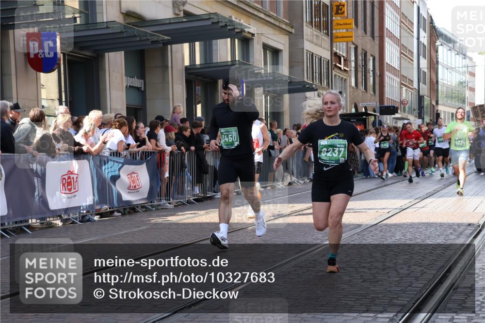 13.09.2026 - 21. swb-Marathon Bremen Strokosch-Dieckow http://msf.ph/oto/10327683 13.09.2026 13:20:50 Ziel 226, 854, 1191, 2425, 2979, 3450, 3534, 3933, 4126, 4316, 4362, 4445, 4465, 4734, 6357, 6401, 6970, 7902, 8237, 8323, 8408, 8622, 8791, 8971, 9267, 9268, 9900, 13120, 541, 769, 876, 1056, 1528, 1881, 2425, 2640, 3356, 3813, 3866, 4174, 4316, 4357, 4358, 4482, 4612, 5161, 5213, 5493, 5855, 5954, 6177, 6401, 6495, 6496, 6680, 7411, 7517, 8005, 8141, 8804, 9162, 9691, 9721, 9949, 13126 meine-sportfotos.de