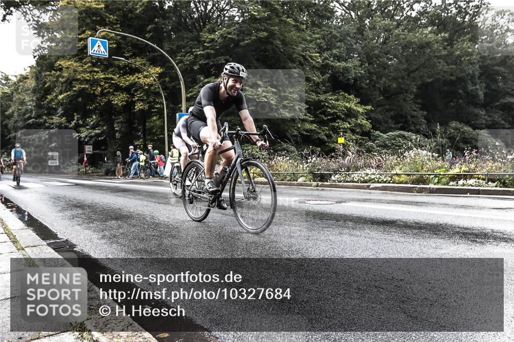 13.09.2026 - Stadtparktriathlon H.Heesch http://msf.ph/oto/10327684 13.09.2026 11:54:38 Radfahren 724, 840, 863, 946 meine-sportfotos.de