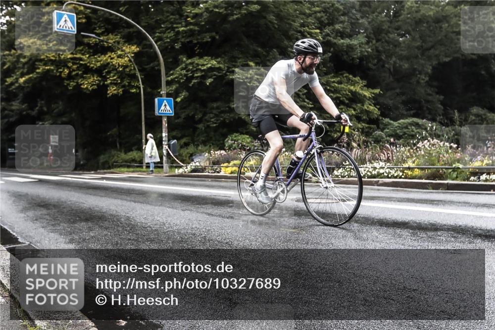 13.09.2026 - Stadtparktriathlon H.Heesch http://msf.ph/oto/10327689 13.09.2026 13:05:07 Radfahren 1284, 1306, 1333, 1386, 1409, 1410 meine-sportfotos.de