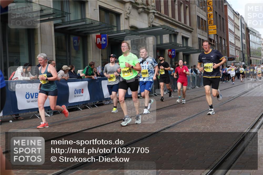13.09.2026 - 21. swb-Marathon Bremen Strokosch-Dieckow http://msf.ph/oto/10327705 13.09.2026 11:01:36 Ziel 10257, 10332, 10409, 10444, 10500, 10617, 10803, 10817, 10924, 11075, 11115, 11150, 11268, 11369, 11412, 11413, 11436, 11479, 11486, 11668, 11747, 11859, 11985, 11986, 12016, 12095, 12145, 12360, 12379, 12412, 12466, 12506, 10181, 10251, 10332, 10497, 10560, 10647, 10648, 10678, 11075, 11305, 11306, 11324, 11459, 11467, 11550, 11551, 11666, 11788, 11796, 11798, 11813, 11969, 11970, 12047, 12062, 12390, 12391 meine-sportfotos.de