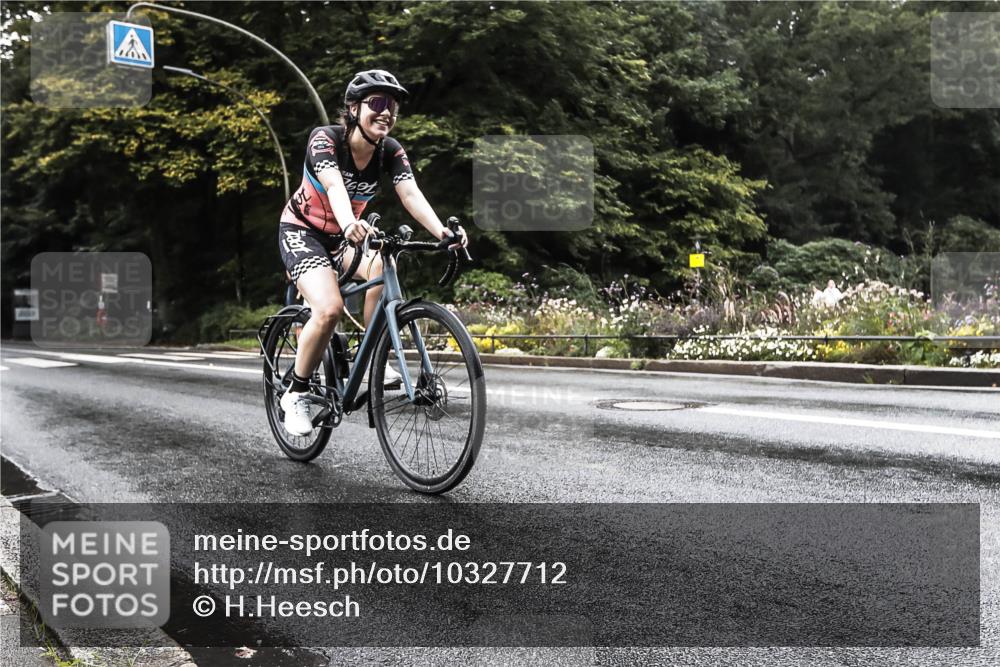 13.09.2026 - Stadtparktriathlon H.Heesch http://msf.ph/oto/10327712 13.09.2026 13:05:25 Radfahren 1202, 1231, 1256, 1258, 1402 meine-sportfotos.de