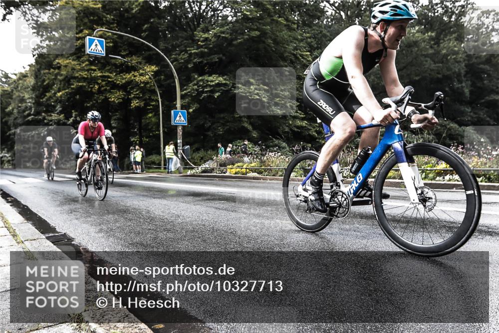 13.09.2026 - Stadtparktriathlon H.Heesch http://msf.ph/oto/10327713 13.09.2026 11:54:51 Radfahren 731, 860, 869, 935 meine-sportfotos.de