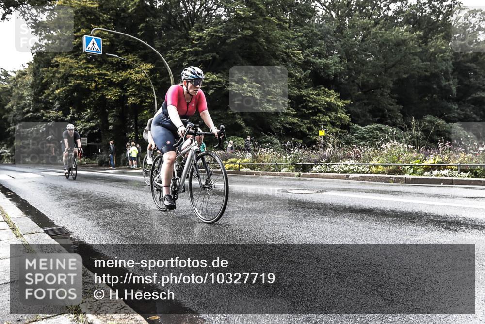 13.09.2026 - Stadtparktriathlon H.Heesch http://msf.ph/oto/10327719 13.09.2026 11:54:51 Radfahren 731, 860, 869, 935 meine-sportfotos.de