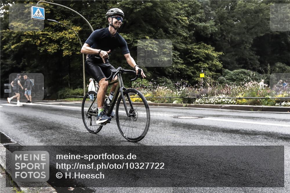 13.09.2026 - Stadtparktriathlon H.Heesch http://msf.ph/oto/10327722 13.09.2026 13:05:29 Radfahren 1231, 1256 meine-sportfotos.de