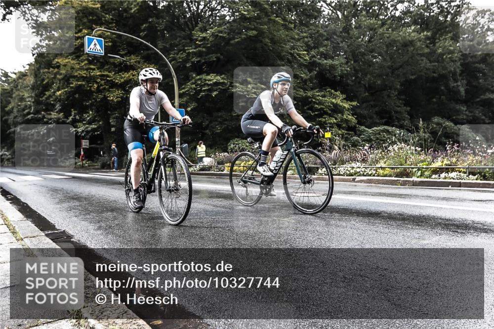 13.09.2026 - Stadtparktriathlon H.Heesch http://msf.ph/oto/10327744 13.09.2026 11:55:01 Radfahren 733, 754, 891 meine-sportfotos.de