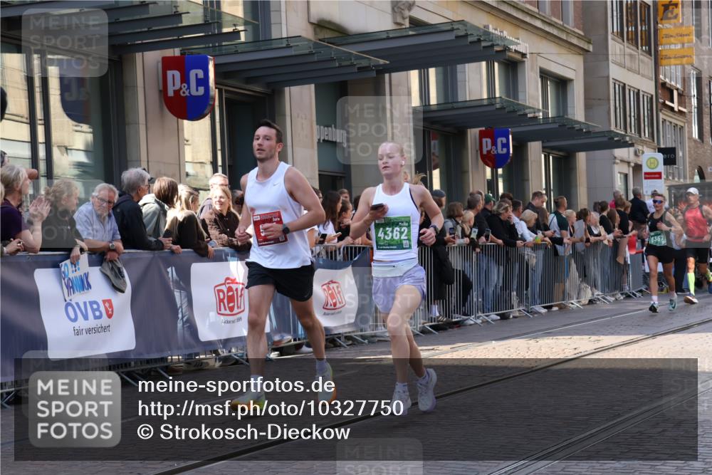 13.09.2026 - 21. swb-Marathon Bremen Strokosch-Dieckow http://msf.ph/oto/10327750 13.09.2026 13:20:52 Ziel 226, 854, 1191, 2979, 3450, 3534, 3933, 4126, 4234, 4362, 4445, 4465, 4484, 4519, 4734, 6357, 6970, 7902, 8237, 8323, 8408, 8622, 8791, 8971, 9267, 9268, 9900, 13120, 541, 769, 876, 1056, 1528, 1881, 2425, 2640, 3356, 3813, 3866, 4126, 4174, 4316, 4357, 4482, 4612, 5161, 5213, 5855, 5954, 6177, 6401, 6495, 6680, 7411, 7517, 7902, 8005, 8141, 8804, 9162, 9691, 9949, 13126 meine-sportfotos.de