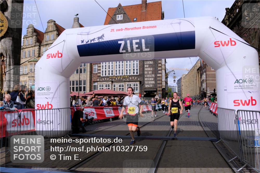 13.09.2026 - 21. swb-Marathon Bremen Tim E. http://msf.ph/oto/10327759 13.09.2026 11:02:15 Ziel 10257, 10409, 10444, 10500, 10617, 10803, 10817, 10924, 11115, 11268, 11369, 11412, 11413, 11436, 11859, 12016, 12095, 12145, 12360, 12379, 12412, 12466, 12506 meine-sportfotos.de