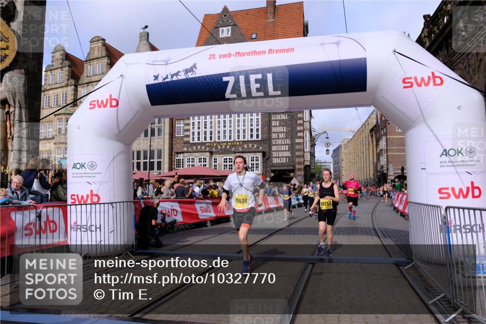 13.09.2026 - 21. swb-Marathon Bremen Tim E. http://msf.ph/oto/10327770 13.09.2026 11:02:15 Ziel 10257, 10409, 10444, 10500, 10617, 10803, 10817, 10924, 11115, 11268, 11369, 11412, 11413, 11436, 11859, 12016, 12095, 12145, 12360, 12379, 12412, 12466, 12506 meine-sportfotos.de