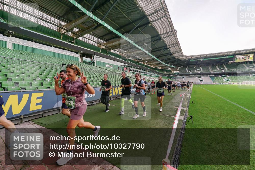 13.09.2026 - 21. swb-Marathon Bremen Michael Burmester http://msf.ph/oto/10327790 13.09.2026 13:33:10 Laufen im Stadion 155, 344, 350, 386, 428, 490, 594, 617, 690, 765, 786, 787, 1001, 1048, 1051, 1098, 1133, 1292, 1326, 1377, 1427, 1557, 1591, 1592, 1661, 1760, 1801, 1869, 1897, 1923, 1996, 2077, 2132, 2226, 2230, 2231, 2253, 2270, 2274, 2320, 2344, 2374, 2399, 2400, 2456, 2479, 2514, 2515, 2523, 2539, 2543, 2556, 2616, 2630, 2641, 2649, 2718, 2757, 2769, 2787, 2848, 2945, 2982, 3014, 3350, 3379, 3443, 3503, 3572, 3577, 3601, 3614, 3644, 3746, 3797, 3875, 3901, 3911, 3952, 4001 meine-sportfotos.de