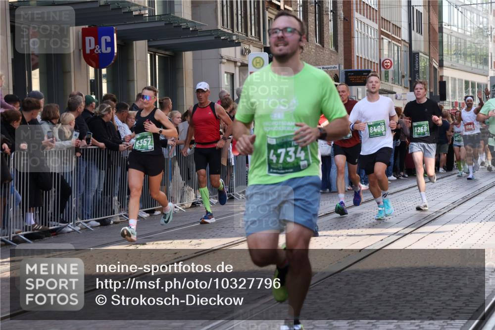 13.09.2026 - 21. swb-Marathon Bremen Strokosch-Dieckow http://msf.ph/oto/10327796 13.09.2026 13:20:53 Ziel 226, 854, 1191, 2979, 3450, 3534, 3933, 4234, 4362, 4445, 4465, 4484, 4519, 4734, 6357, 6970, 8237, 8323, 8408, 8622, 8791, 8971, 9267, 9268, 9900, 13120, 541, 769, 876, 1056, 1528, 1881, 2425, 2640, 3356, 3813, 3866, 4126, 4174, 4316, 4357, 4465, 4482, 4612, 5161, 5213, 5855, 5954, 6177, 6401, 6495, 6680, 7411, 7517, 7902, 8005, 8141, 8804, 9162, 9691, 9949, 13126 meine-sportfotos.de