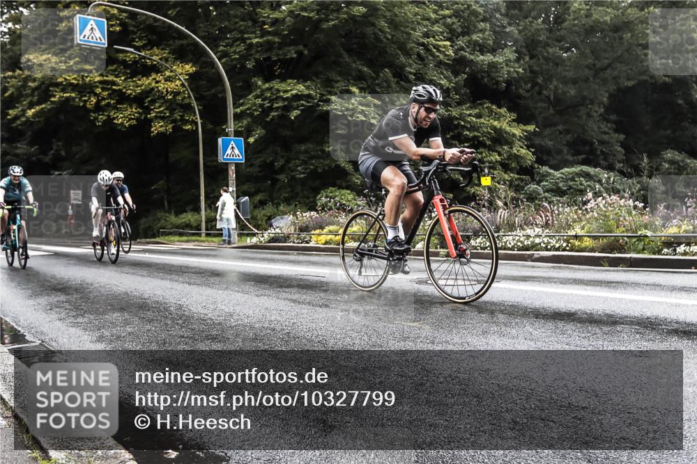 13.09.2026 - Stadtparktriathlon H.Heesch http://msf.ph/oto/10327799 13.09.2026 13:06:20 Radfahren 1083, 1129, 1210, 1339, 1343, 1385, 1401 meine-sportfotos.de