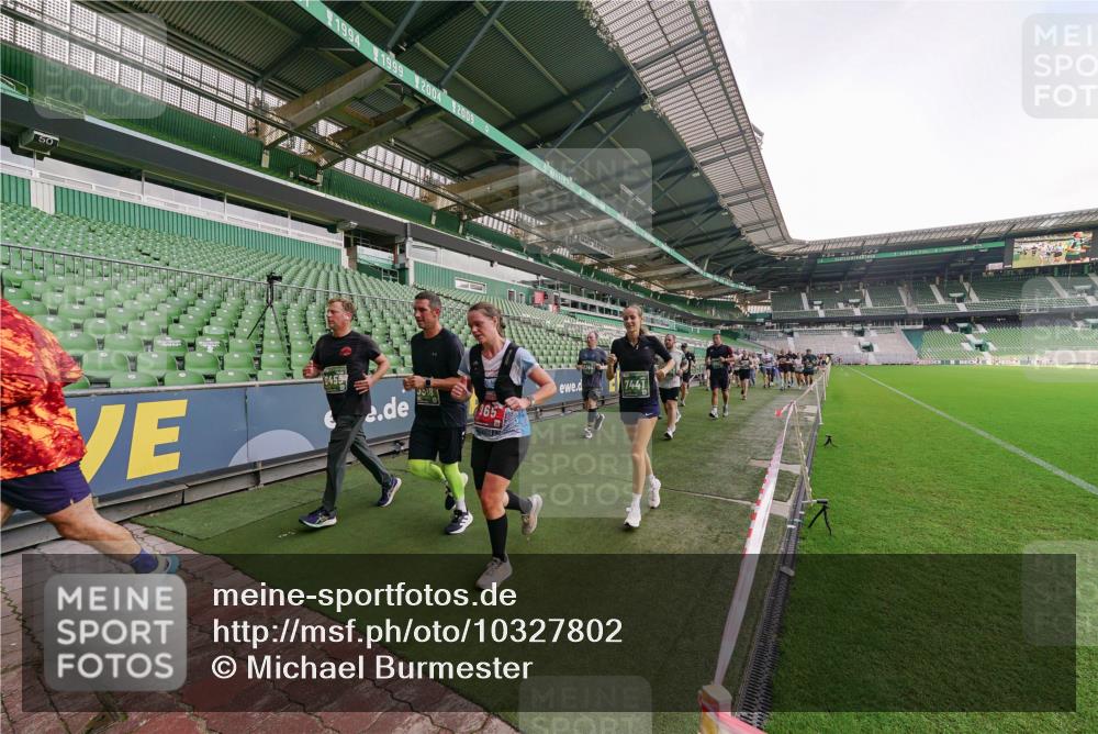 13.09.2026 - 21. swb-Marathon Bremen Michael Burmester http://msf.ph/oto/10327802 13.09.2026 13:33:10 Laufen im Stadion 155, 344, 350, 386, 428, 490, 594, 617, 690, 765, 786, 787, 1001, 1048, 1051, 1098, 1133, 1292, 1326, 1377, 1427, 1557, 1591, 1592, 1661, 1760, 1801, 1869, 1897, 1923, 1996, 2077, 2132, 2226, 2230, 2231, 2253, 2270, 2274, 2320, 2344, 2374, 2399, 2400, 2456, 2479, 2514, 2515, 2523, 2539, 2543, 2556, 2616, 2630, 2641, 2649, 2718, 2757, 2769, 2787, 2848, 2945, 2982, 3014, 3350, 3379, 3443, 3503, 3572, 3577, 3601, 3614, 3644, 3746, 3797, 3875, 3901, 3911, 3952, 4001 meine-sportfotos.de