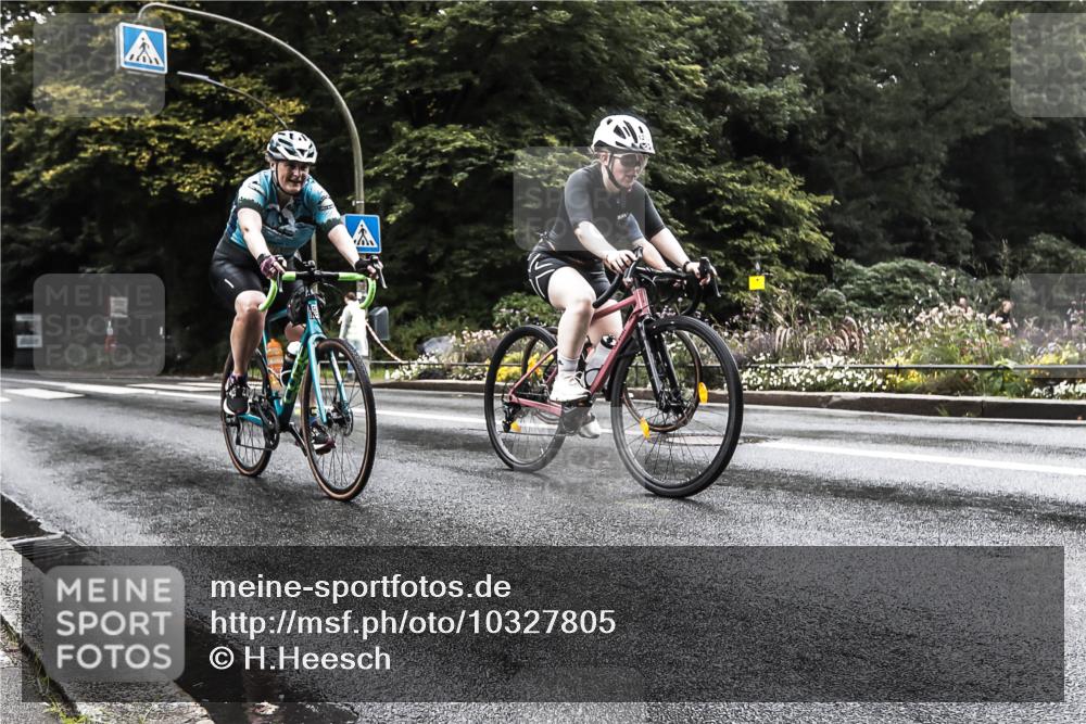 13.09.2026 - Stadtparktriathlon H.Heesch http://msf.ph/oto/10327805 13.09.2026 13:06:21 Radfahren 1083, 1129, 1210, 1343, 1385, 1401 meine-sportfotos.de