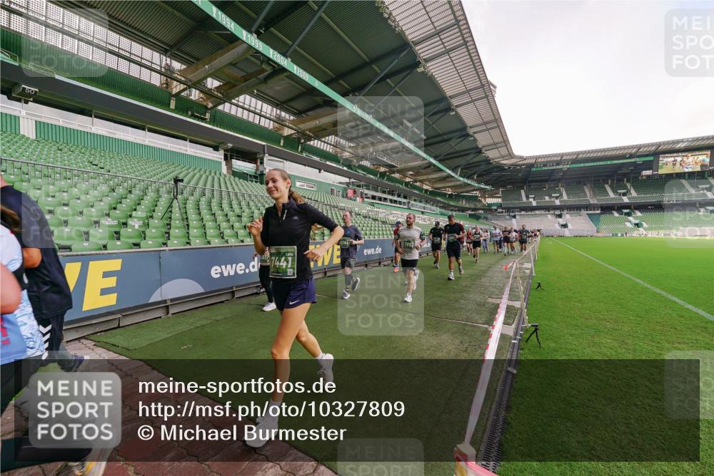 13.09.2026 - 21. swb-Marathon Bremen Michael Burmester http://msf.ph/oto/10327809 13.09.2026 13:33:11 Laufen im Stadion 155, 344, 350, 386, 428, 490, 594, 617, 690, 765, 786, 787, 1001, 1048, 1051, 1098, 1133, 1292, 1326, 1377, 1427, 1557, 1591, 1592, 1661, 1760, 1801, 1869, 1897, 1923, 1996, 2077, 2132, 2226, 2230, 2231, 2253, 2270, 2274, 2320, 2344, 2374, 2399, 2400, 2456, 2479, 2514, 2515, 2523, 2539, 2543, 2556, 2616, 2630, 2641, 2649, 2718, 2757, 2769, 2787, 2848, 2945, 2982, 3014, 3350, 3379, 3443, 3503, 3572, 3577, 3601, 3614, 3644, 3746, 3797, 3875, 3901, 3911, 3952, 4001 meine-sportfotos.de