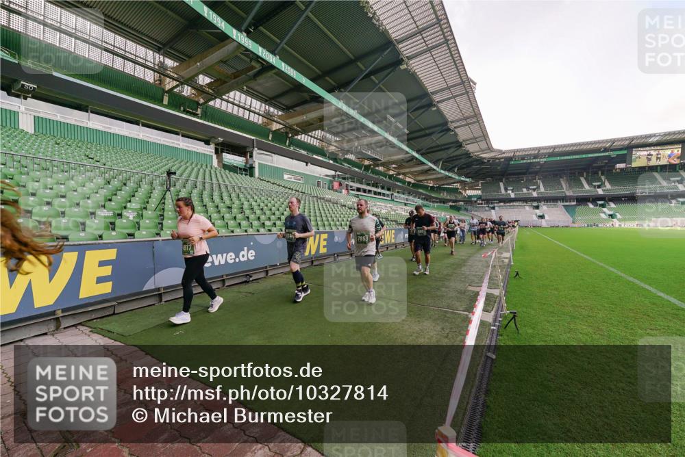 13.09.2026 - 21. swb-Marathon Bremen Michael Burmester http://msf.ph/oto/10327814 13.09.2026 13:33:12 Laufen im Stadion 155, 344, 350, 386, 428, 490, 594, 617, 690, 765, 786, 787, 1001, 1048, 1051, 1098, 1133, 1292, 1326, 1377, 1427, 1557, 1591, 1592, 1661, 1760, 1801, 1897, 1923, 1996, 2077, 2132, 2226, 2230, 2231, 2253, 2270, 2274, 2320, 2344, 2374, 2399, 2400, 2456, 2479, 2514, 2515, 2523, 2539, 2543, 2556, 2616, 2630, 2641, 2649, 2718, 2757, 2769, 2787, 2848, 2945, 2982, 3014, 3350, 3379, 3443, 3503, 3572, 3577, 3601, 3614, 3644, 3746, 3797, 3875, 3901, 3911, 3952, 4001 meine-sportfotos.de