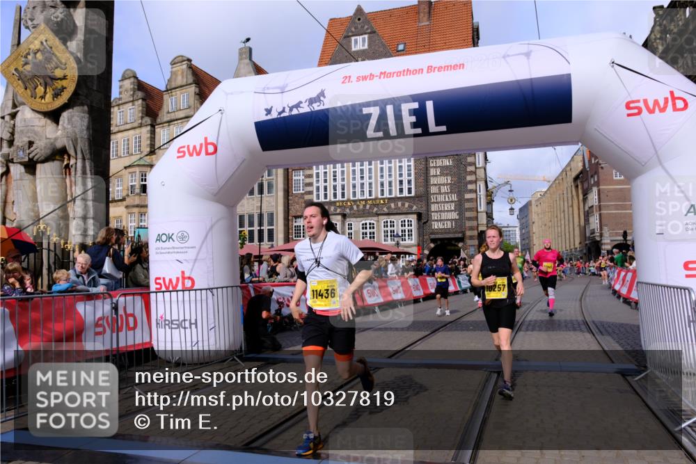 13.09.2026 - 21. swb-Marathon Bremen Tim E. http://msf.ph/oto/10327819 13.09.2026 11:02:15 Ziel 10257, 10409, 10444, 10500, 10617, 10803, 10817, 10924, 11115, 11268, 11369, 11412, 11413, 11436, 11859, 12016, 12095, 12145, 12360, 12379, 12412, 12466, 12506 meine-sportfotos.de