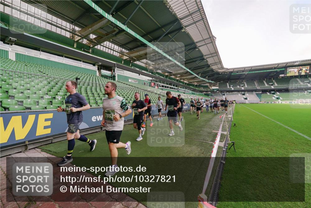 13.09.2026 - 21. swb-Marathon Bremen Michael Burmester http://msf.ph/oto/10327821 13.09.2026 13:33:13 Laufen im Stadion 155, 344, 350, 386, 428, 490, 594, 617, 690, 765, 786, 787, 1001, 1048, 1051, 1098, 1133, 1292, 1326, 1377, 1427, 1557, 1591, 1592, 1661, 1760, 1801, 1827, 1897, 1923, 1996, 2077, 2132, 2226, 2230, 2231, 2253, 2270, 2274, 2320, 2344, 2374, 2399, 2400, 2456, 2479, 2514, 2515, 2523, 2539, 2543, 2556, 2616, 2630, 2641, 2649, 2718, 2757, 2769, 2787, 2848, 2945, 2982, 3014, 3350, 3379, 3443, 3503, 3572, 3577, 3601, 3614, 3644, 3746, 3797, 3875, 3901, 3911, 3952, 4001 meine-sportfotos.de