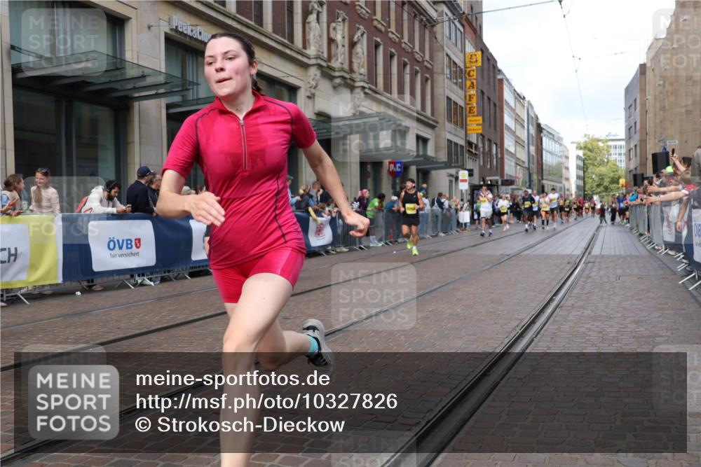 13.09.2026 - 21. swb-Marathon Bremen Strokosch-Dieckow http://msf.ph/oto/10327826 13.09.2026 11:01:39 Ziel 10257, 10409, 10444, 10473, 10500, 10617, 10803, 10817, 10924, 11115, 11268, 11369, 11412, 11413, 11436, 11479, 11486, 11859, 12016, 12095, 12145, 12360, 12379, 12412, 12466, 12506, 10181, 10251, 10332, 10497, 10560, 10647, 10648, 10678, 11075, 11150, 11305, 11324, 11459, 11467, 11550, 11551, 11666, 11668, 11747, 11788, 11796, 11798, 11969, 11970, 11985, 11986, 12047, 12062 meine-sportfotos.de