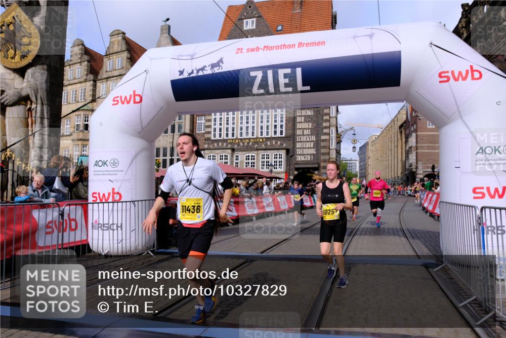 13.09.2026 - 21. swb-Marathon Bremen Tim E. http://msf.ph/oto/10327829 13.09.2026 11:02:15 Ziel 10257, 10409, 10444, 10500, 10617, 10803, 10817, 10924, 11115, 11268, 11369, 11412, 11413, 11436, 11859, 12016, 12095, 12145, 12360, 12379, 12412, 12466, 12506 meine-sportfotos.de
