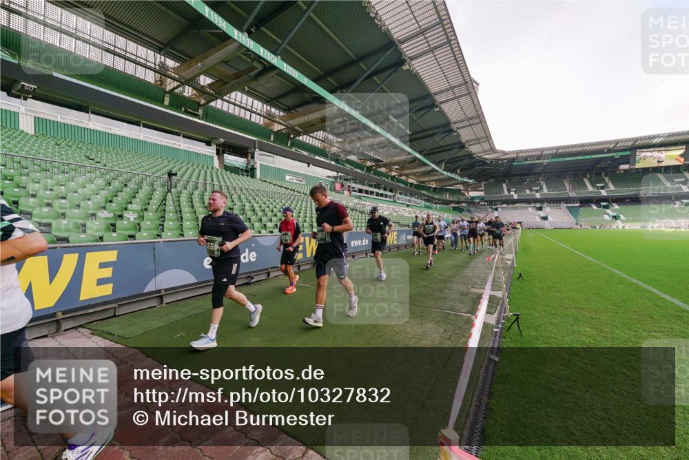 13.09.2026 - 21. swb-Marathon Bremen Michael Burmester http://msf.ph/oto/10327832 13.09.2026 13:33:13 Laufen im Stadion 155, 344, 350, 386, 428, 490, 594, 617, 690, 765, 786, 787, 1001, 1048, 1051, 1098, 1133, 1292, 1326, 1377, 1427, 1557, 1591, 1592, 1661, 1760, 1801, 1827, 1897, 1923, 1996, 2077, 2132, 2226, 2230, 2231, 2253, 2270, 2274, 2320, 2344, 2374, 2399, 2400, 2456, 2479, 2514, 2515, 2523, 2539, 2543, 2556, 2616, 2630, 2641, 2649, 2718, 2757, 2769, 2787, 2848, 2945, 2982, 3014, 3350, 3379, 3443, 3503, 3572, 3577, 3601, 3614, 3644, 3746, 3797, 3875, 3901, 3911, 3952, 4001 meine-sportfotos.de