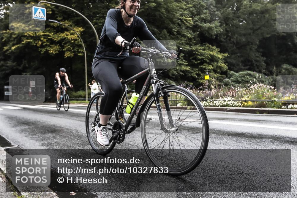 13.09.2026 - Stadtparktriathlon H.Heesch http://msf.ph/oto/10327833 13.09.2026 13:06:52 Radfahren 1270, 1277, 1281, 1327, 1391, 1406 meine-sportfotos.de