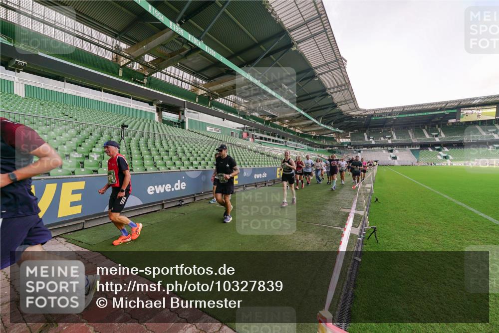 13.09.2026 - 21. swb-Marathon Bremen Michael Burmester http://msf.ph/oto/10327839 13.09.2026 13:33:14 Laufen im Stadion 155, 344, 350, 386, 428, 490, 594, 617, 690, 765, 786, 787, 1001, 1048, 1051, 1098, 1133, 1292, 1326, 1377, 1427, 1444, 1557, 1591, 1592, 1661, 1760, 1801, 1827, 1897, 1923, 1996, 2077, 2132, 2226, 2230, 2231, 2253, 2270, 2274, 2320, 2344, 2374, 2399, 2400, 2456, 2479, 2511, 2514, 2515, 2523, 2539, 2543, 2556, 2616, 2630, 2641, 2649, 2718, 2757, 2769, 2787, 2848, 2982, 3014, 3350, 3379, 3443, 3503, 3572, 3577, 3601, 3614, 3746, 3797, 3875, 3901, 3911, 3952, 4001 meine-sportfotos.de