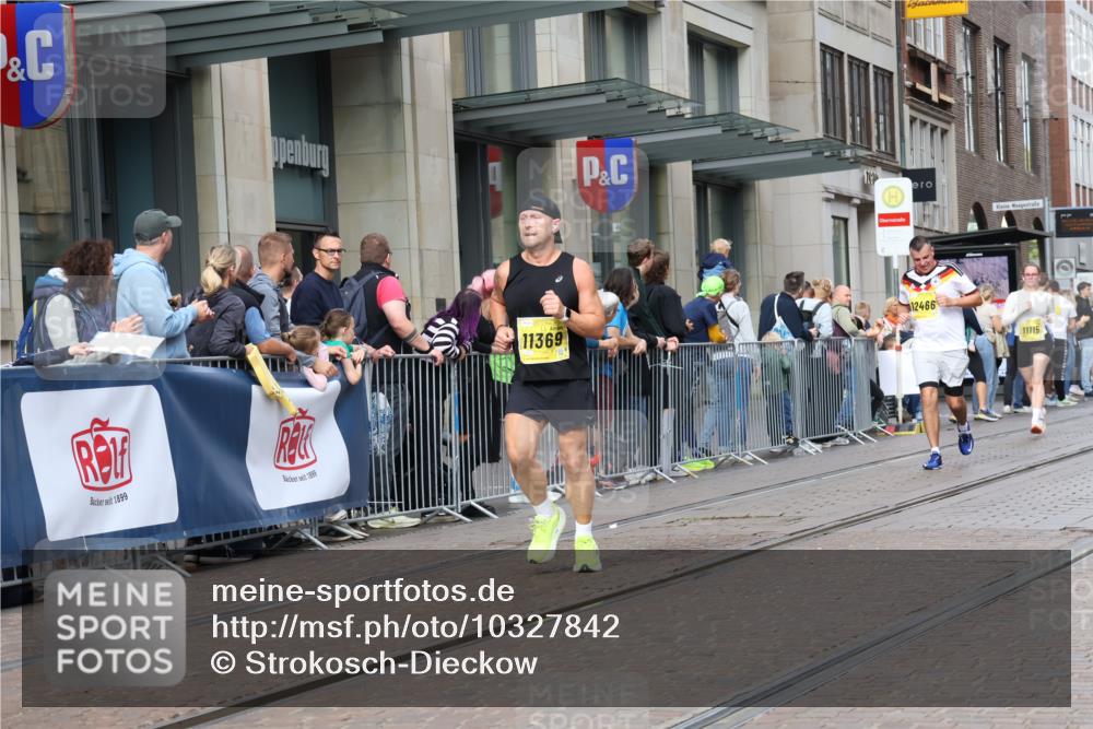 13.09.2026 - 21. swb-Marathon Bremen Strokosch-Dieckow http://msf.ph/oto/10327842 13.09.2026 11:01:39 Ziel 10257, 10409, 10444, 10473, 10500, 10617, 10803, 10817, 10924, 11115, 11268, 11369, 11412, 11413, 11436, 11479, 11486, 11859, 12016, 12095, 12145, 12360, 12379, 12412, 12466, 12506, 10181, 10251, 10332, 10497, 10560, 10647, 10648, 10678, 11075, 11150, 11305, 11324, 11459, 11467, 11550, 11551, 11666, 11668, 11747, 11788, 11796, 11798, 11969, 11970, 11985, 11986, 12047, 12062 meine-sportfotos.de