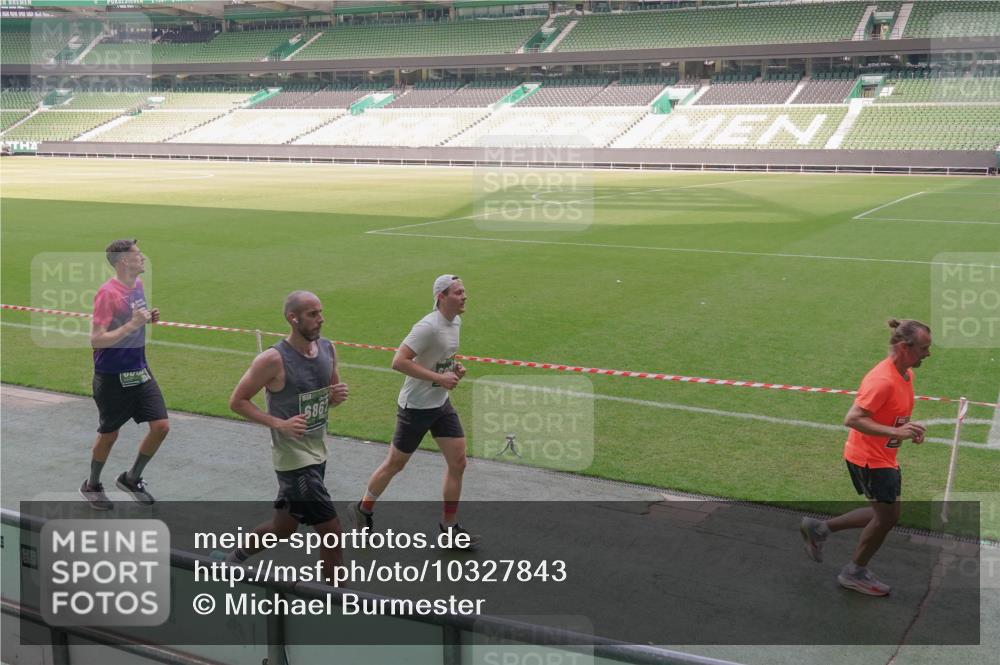 13.09.2026 - 21. swb-Marathon Bremen Michael Burmester http://msf.ph/oto/10327843 13.09.2026 12:57:50 Laufen im Stadion 141, 148, 334, 431, 511, 672, 769, 776, 789, 790, 857, 909, 1010, 1119, 1130, 1191, 1199, 1254, 1281, 1535, 1601, 1642, 1647, 1752, 1809, 1881, 1900, 1931, 1933, 1972, 2040, 2046, 2051, 2075, 2324, 2343, 2371, 2397, 2402, 2423, 2425, 2473, 2493, 2634, 2640, 2671, 2761, 2771, 2807, 2812, 2903, 2904, 3051, 3078, 3138, 3148, 3182, 3186, 3319, 3338, 3450, 3458, 3514, 3534, 3560, 3634, 3655, 3685, 3690, 3695, 3760, 3813, 3866, 3933, 3939, 4101, 4120, 4174, 4316 meine-sportfotos.de