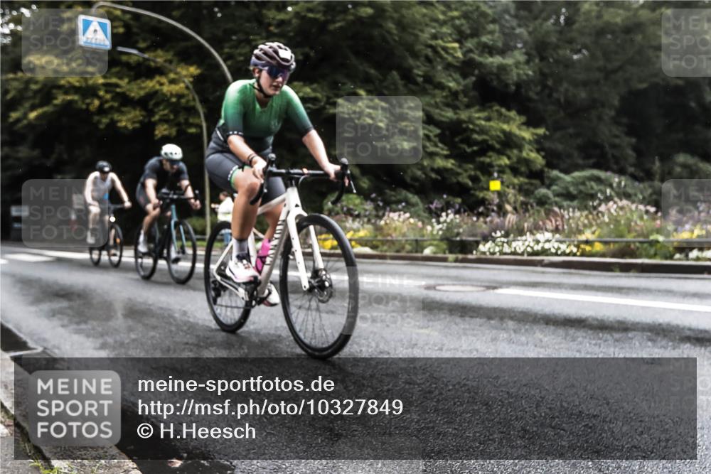 13.09.2026 - Stadtparktriathlon H.Heesch http://msf.ph/oto/10327849 13.09.2026 13:06:54 Radfahren 1270, 1277, 1281, 1327, 1353, 1391, 1406 meine-sportfotos.de