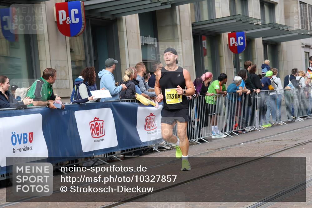 13.09.2026 - 21. swb-Marathon Bremen Strokosch-Dieckow http://msf.ph/oto/10327857 13.09.2026 11:01:40 Ziel 10257, 10409, 10444, 10473, 10500, 10617, 10803, 10817, 10924, 11115, 11268, 11369, 11412, 11413, 11436, 11479, 11486, 11811, 11859, 12016, 12095, 12145, 12360, 12379, 12412, 12437, 12466, 12506, 10181, 10251, 10332, 10497, 10560, 10647, 10648, 10678, 11075, 11150, 11305, 11324, 11459, 11467, 11486, 11550, 11551, 11666, 11668, 11747, 11788, 11796, 11798, 11969, 11970, 11985, 11986, 12047, 12062 meine-sportfotos.de