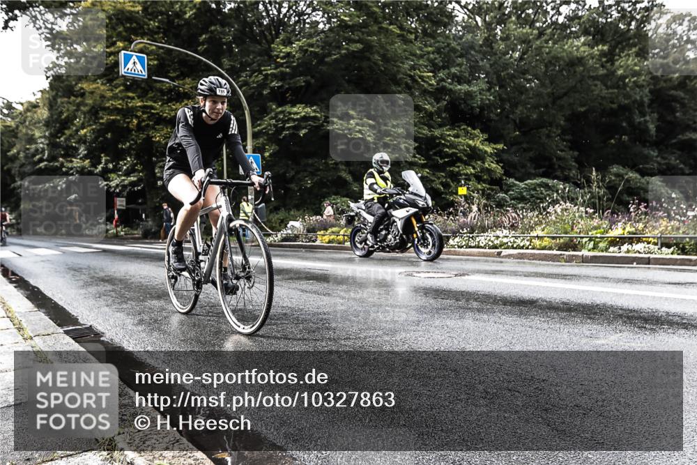 13.09.2026 - Stadtparktriathlon H.Heesch http://msf.ph/oto/10327863 13.09.2026 11:55:46 Radfahren 786, 862, 873 meine-sportfotos.de