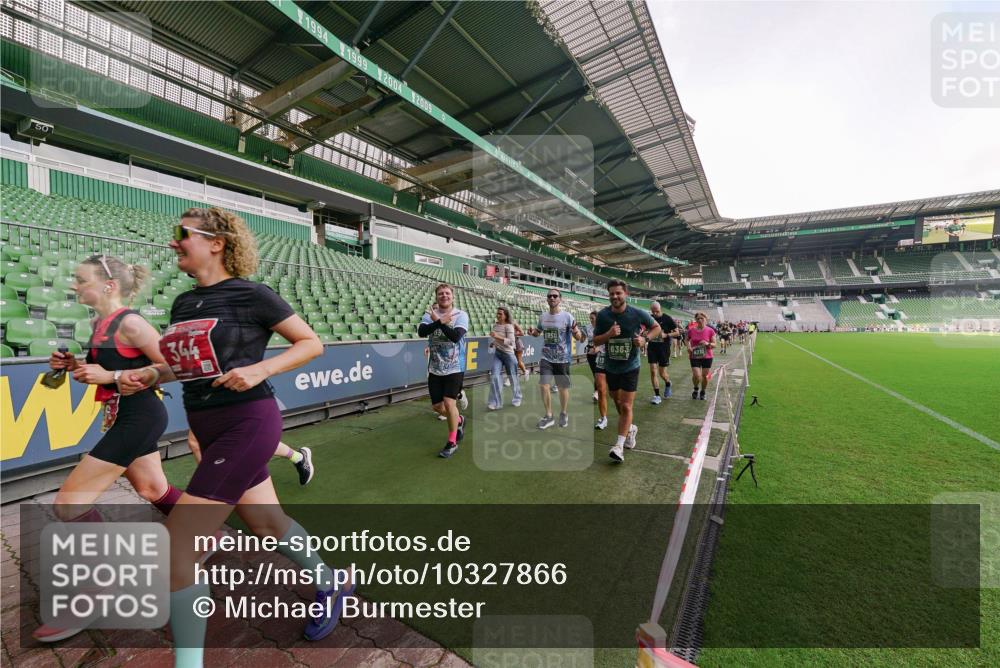 13.09.2026 - 21. swb-Marathon Bremen Michael Burmester http://msf.ph/oto/10327866 13.09.2026 13:33:18 Laufen im Stadion 155, 344, 350, 386, 428, 490, 594, 617, 690, 765, 786, 787, 1001, 1048, 1051, 1098, 1133, 1292, 1377, 1427, 1444, 1557, 1591, 1592, 1661, 1760, 1801, 1827, 1897, 1923, 1996, 2077, 2132, 2226, 2230, 2231, 2253, 2270, 2274, 2320, 2374, 2399, 2400, 2456, 2479, 2511, 2514, 2515, 2523, 2539, 2543, 2556, 2616, 2630, 2641, 2649, 2718, 2735, 2757, 2769, 2787, 2848, 2982, 3014, 3345, 3350, 3443, 3503, 3572, 3577, 3601, 3614, 3746, 3797, 3875, 3901, 3911, 3952, 4001 meine-sportfotos.de