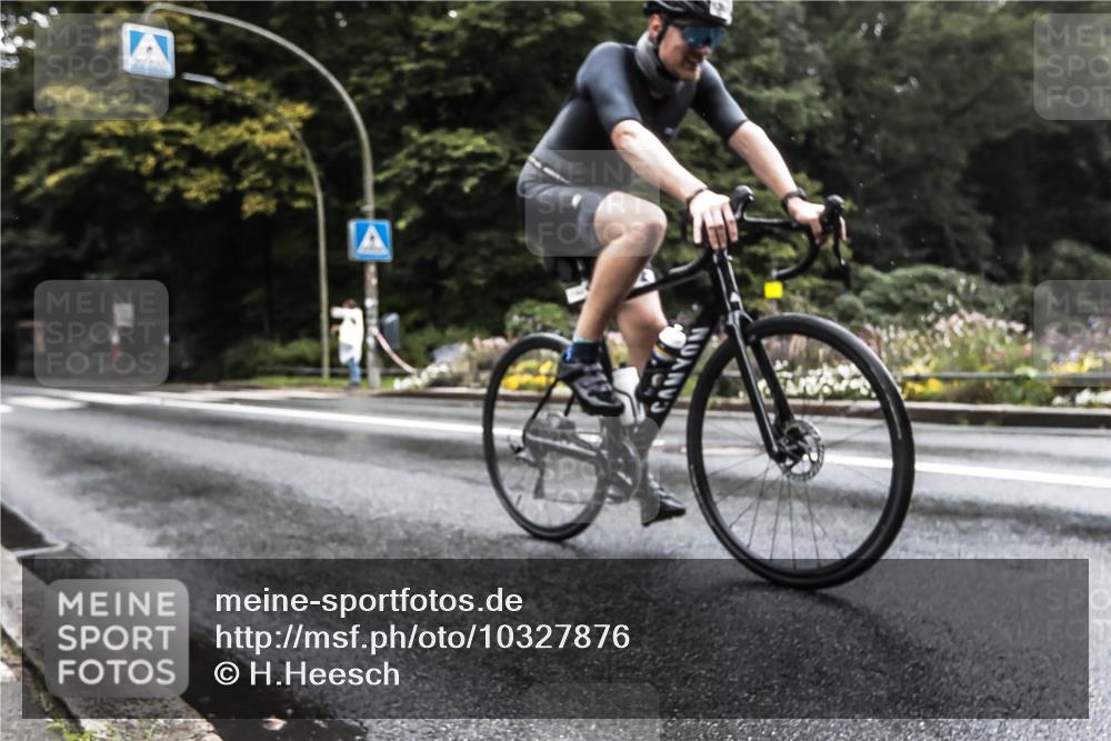 13.09.2026 - Stadtparktriathlon H.Heesch http://msf.ph/oto/10327876 13.09.2026 13:07:07 Radfahren 1146, 1360, 1381 meine-sportfotos.de