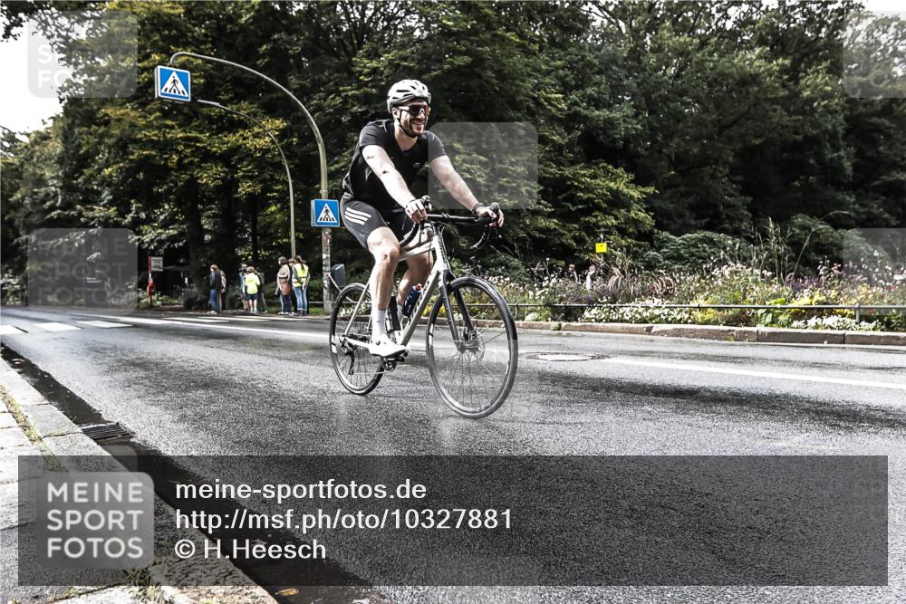 13.09.2026 - Stadtparktriathlon H.Heesch http://msf.ph/oto/10327881 13.09.2026 11:55:58 Radfahren 739, 865 meine-sportfotos.de